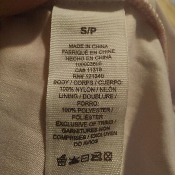 Womans 3 Layer Lace Skirt Size Small - Picture 9 of 12